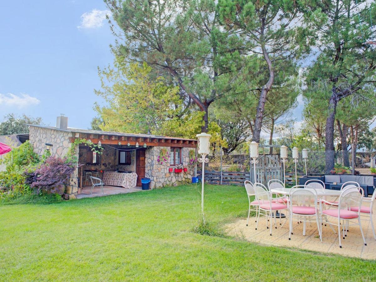 Rural Apartment With Shared Garden Pool And Spa Galapagar Bilik gambar